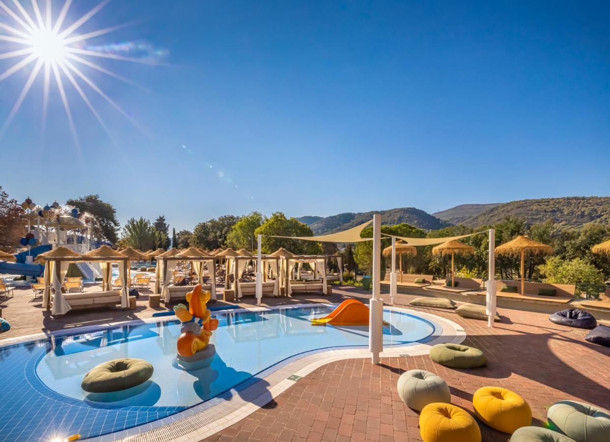 Valamar Amicor Resort Stari Grad  Exterior foto
