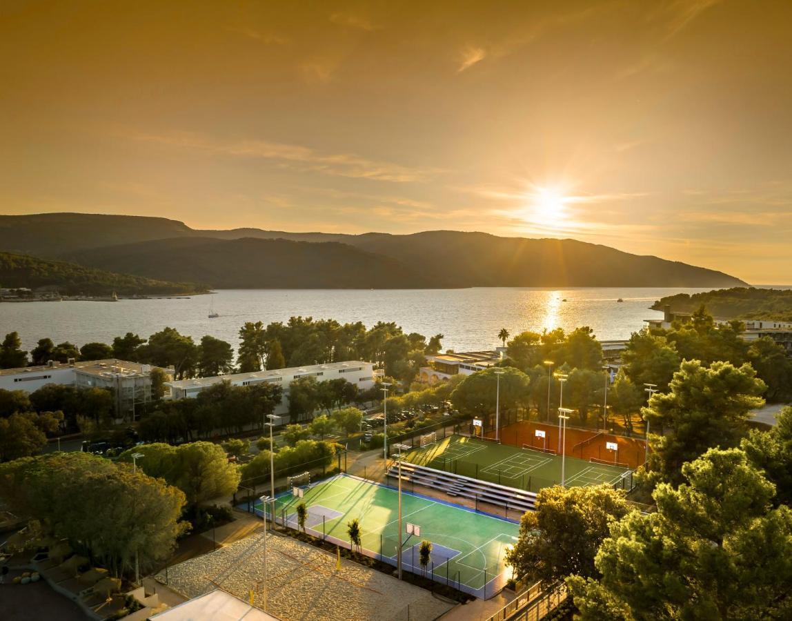 Valamar Amicor Resort Stari Grad  Exterior foto