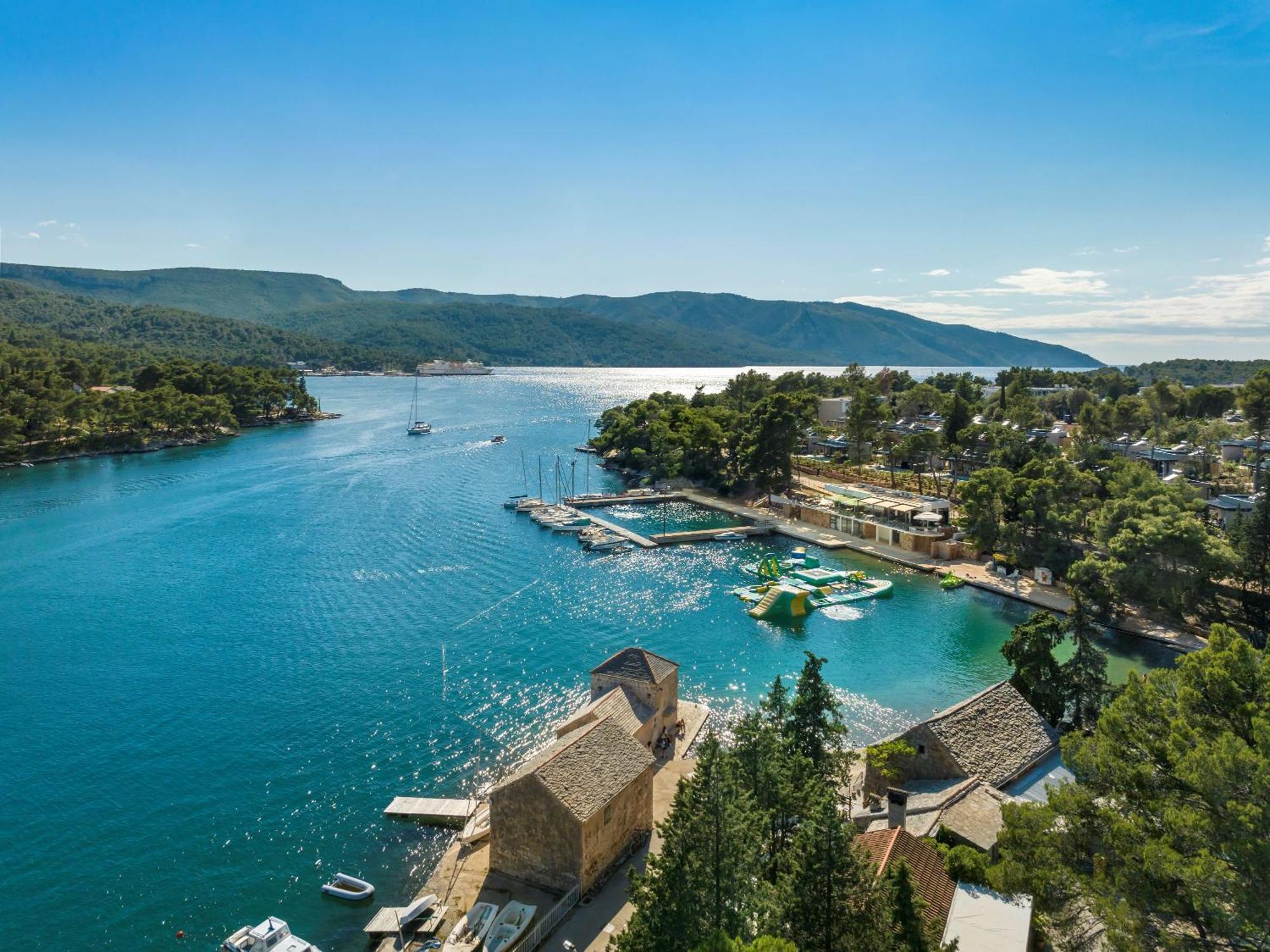 Valamar Amicor Resort Stari Grad  Exterior foto